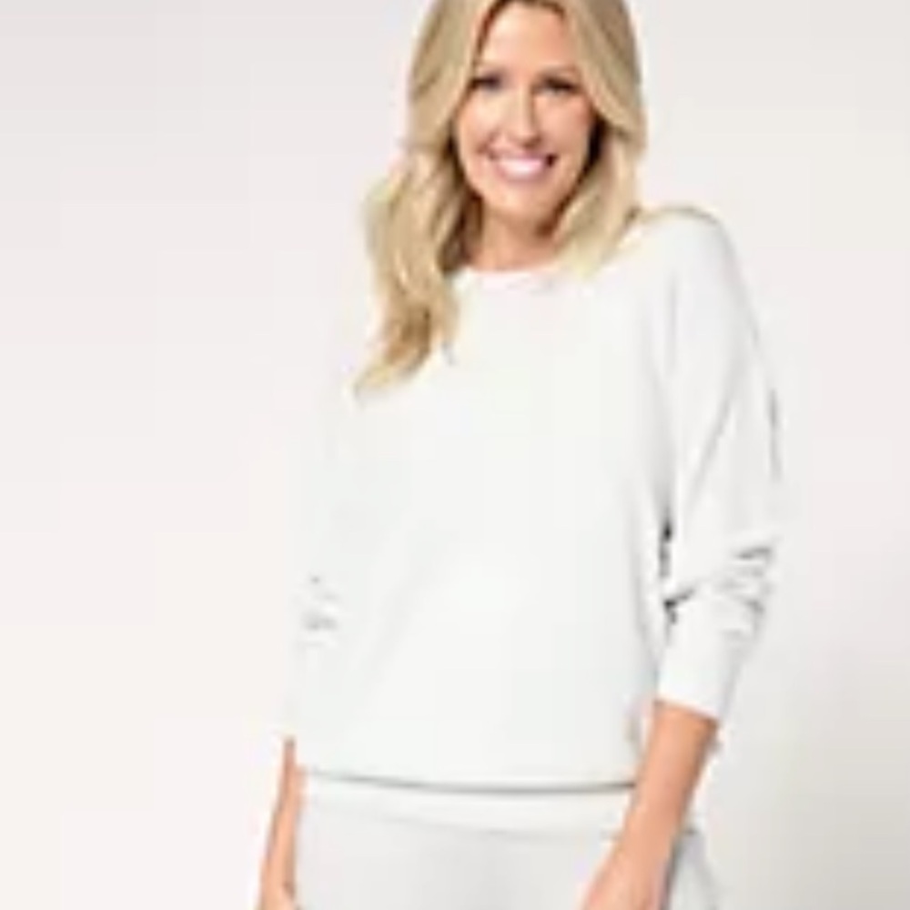 NWT Barefoot Dreams Pullover Sweatshirt Whisper Blue Size SP